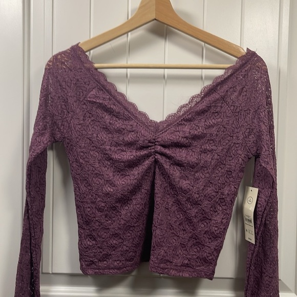 No Boundaries Lace V Neck Top - Picture 3 of 4